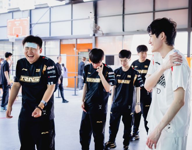 华体会官网入口-关于Doinb重要时刻夺冠，RNG带队取胜！观众掌声雷动的信息