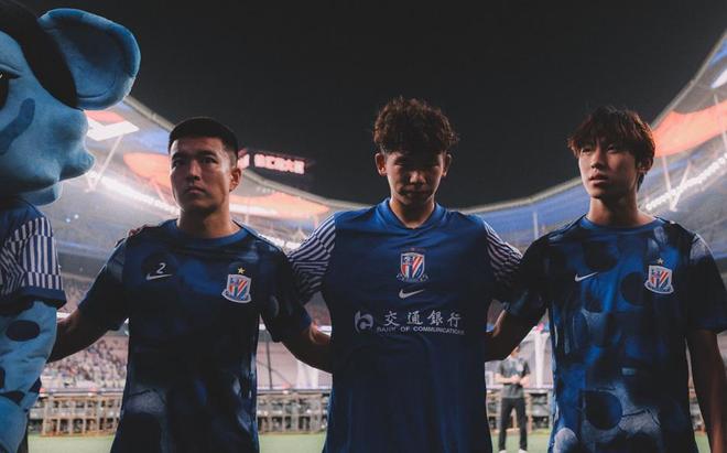 欧冠今夜走向成谜，上海申花更衣室发声，信心回归，年轻球员得到机会的简单介绍